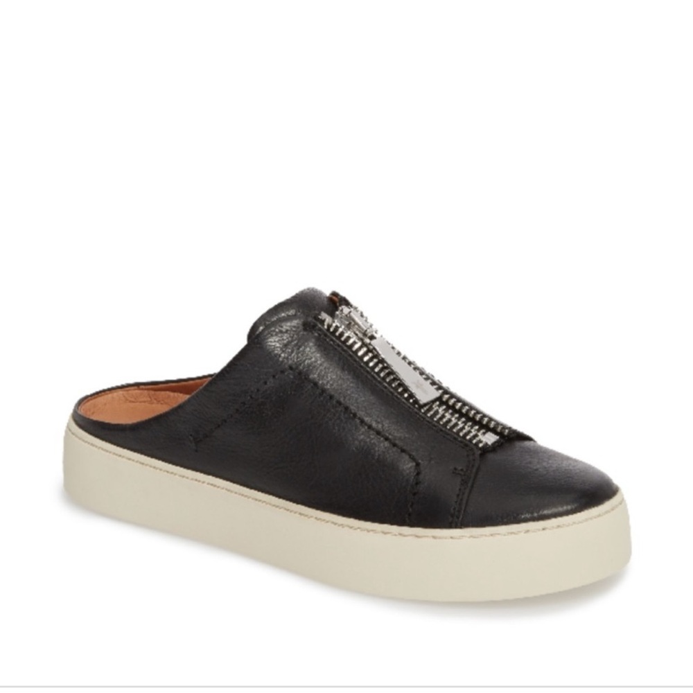 EUC Frye sneakers